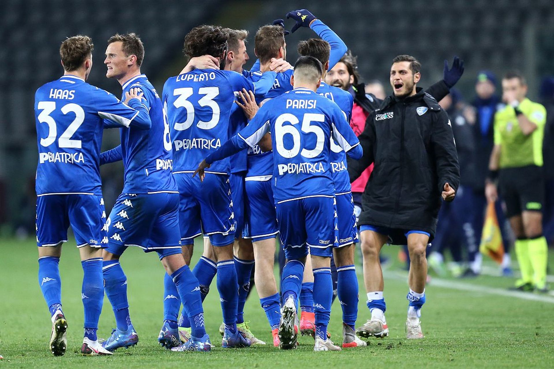 及球员们在 及球员们在